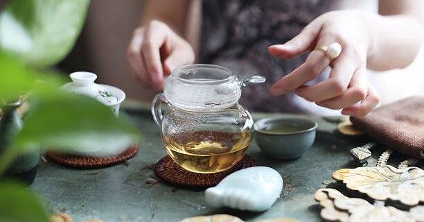 Which Is Better, Oolong Tea or Green Tea for Women?